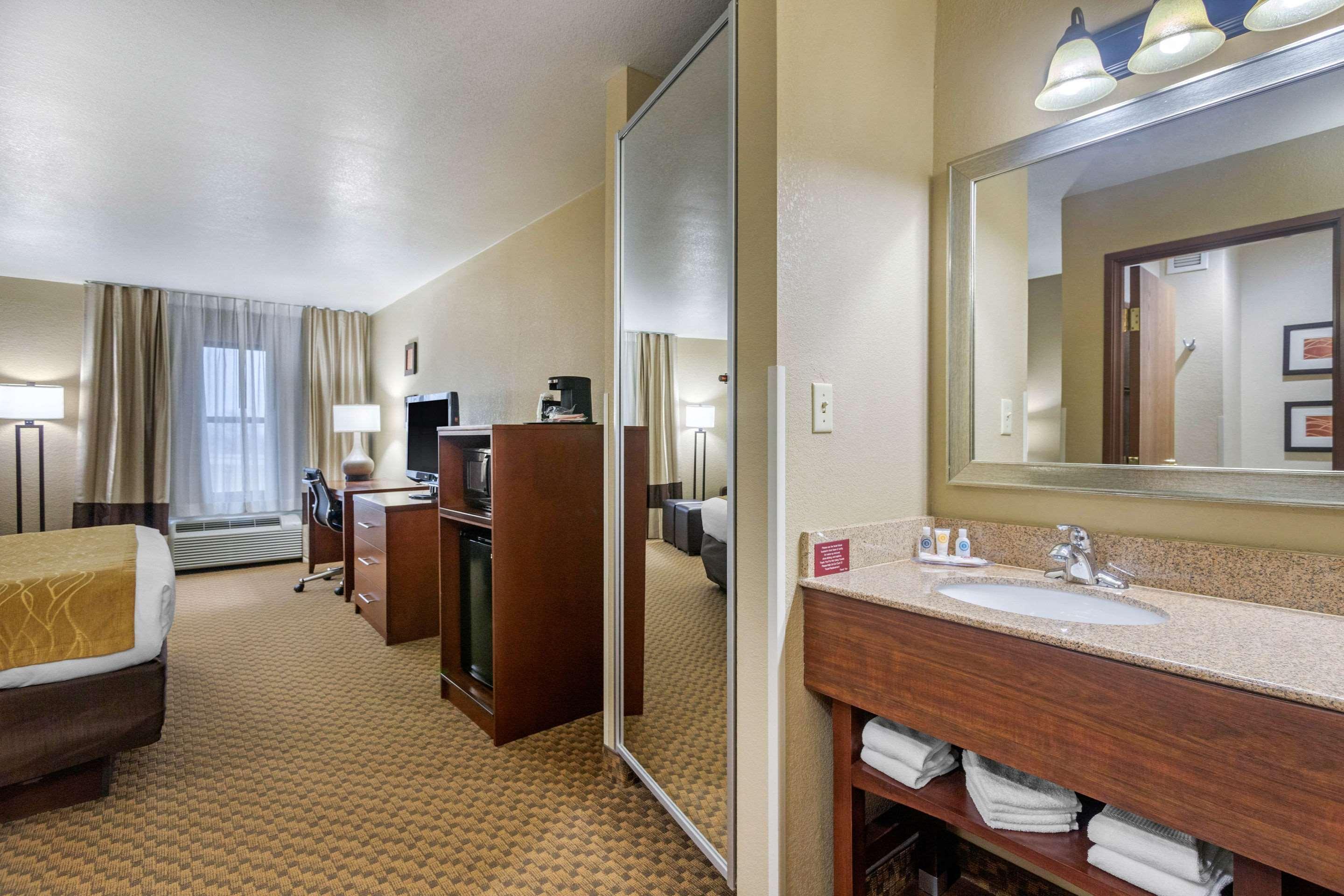 Comfort Inn & Suites Springfield I-44 Екстер'єр фото